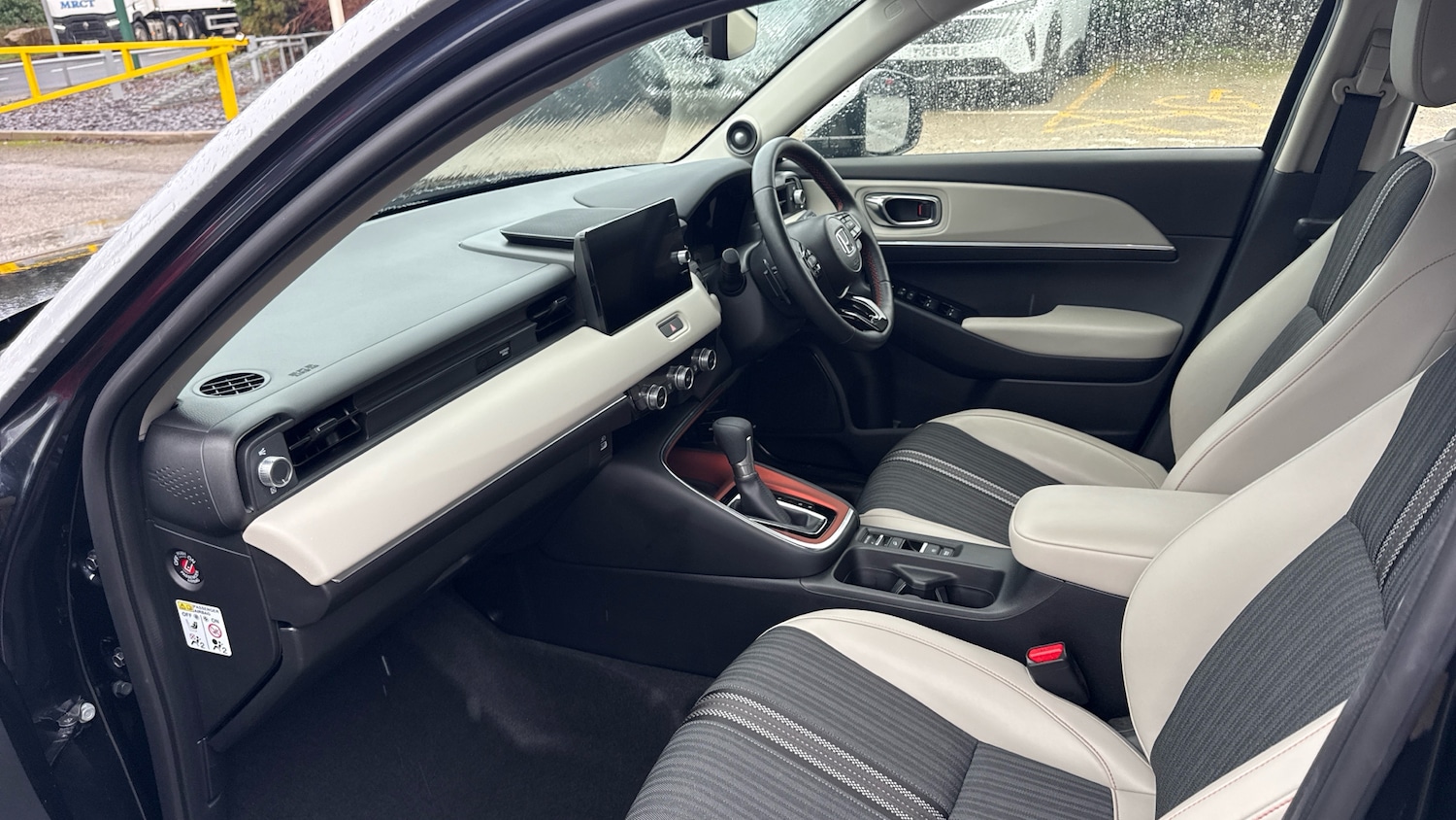 Used Honda HR-V 2024 for sale - 77179457: Photo 2