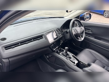 Used Honda HR-V 2020 for sale - 76133948: Photo 2