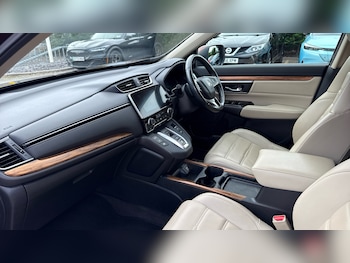 Used Honda CR-V 2020 for sale - 76219107: Photo 2