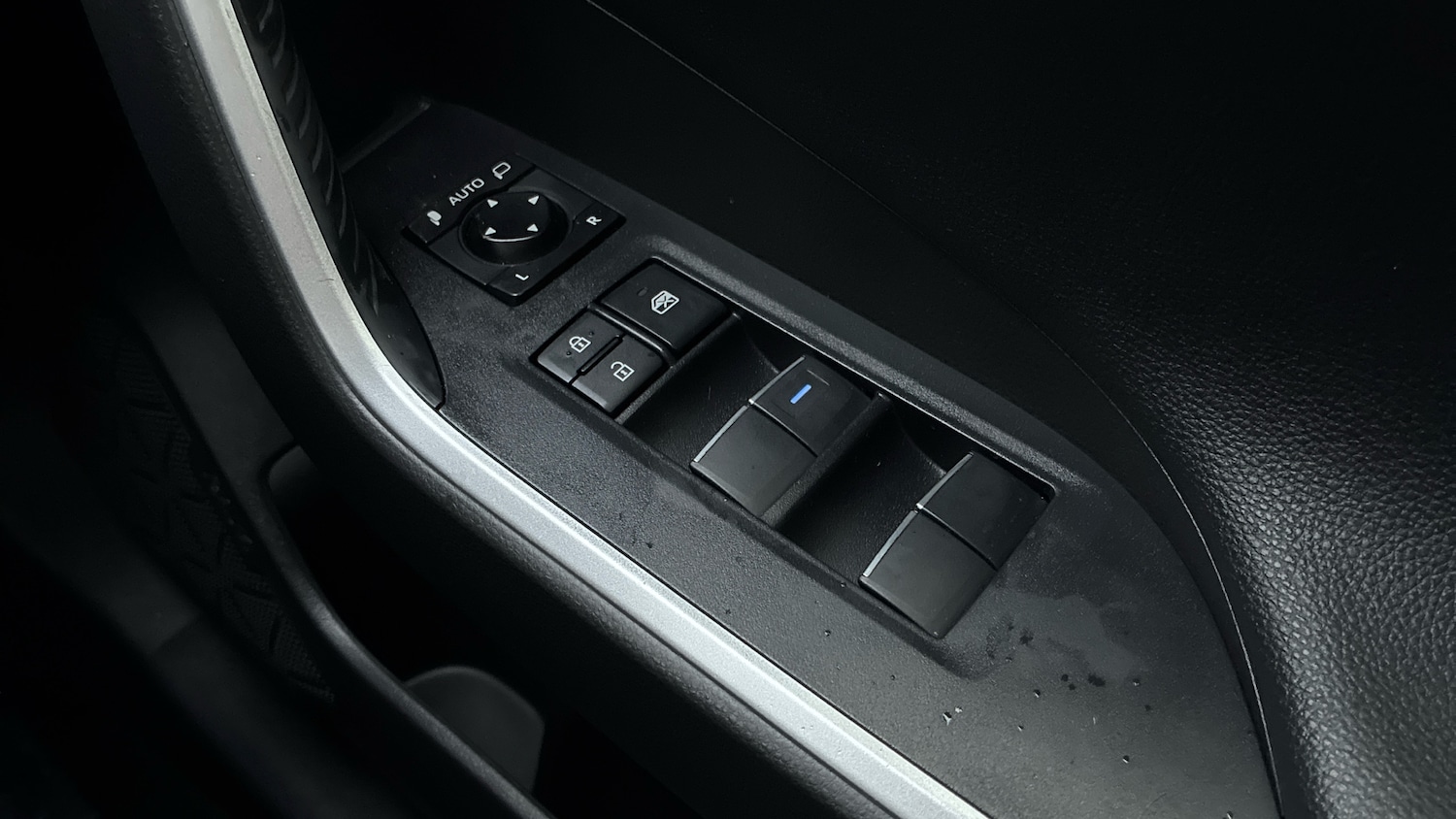 Used Toyota RAV4 2020 for sale - 76908494: Photo 38