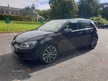 Volkswagen - Golf