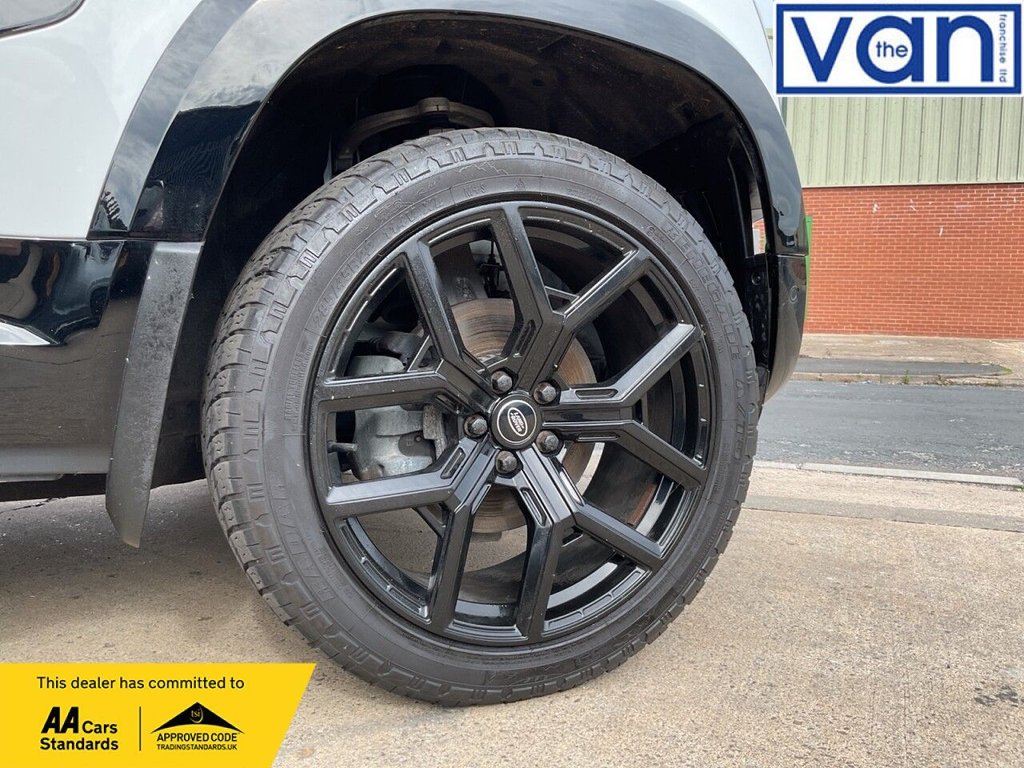 Used Land Rover Defender 2022 for sale - 76039461: Photo 16