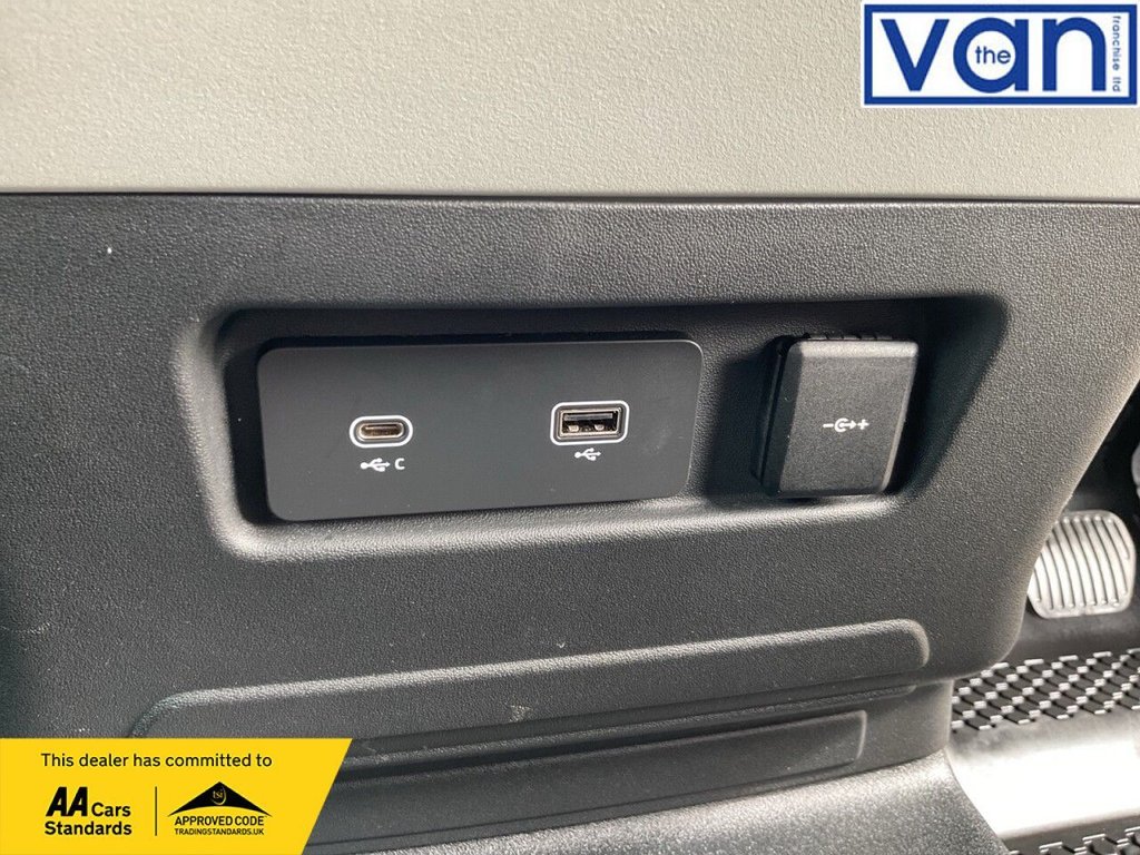 Used Land Rover Defender 2022 for sale - 76039461: Photo 25
