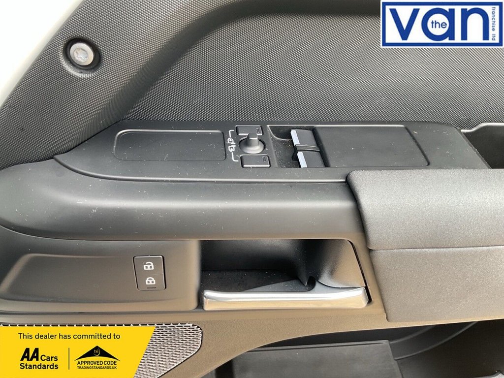 Used Land Rover Defender 2022 for sale - 76039461: Photo 30