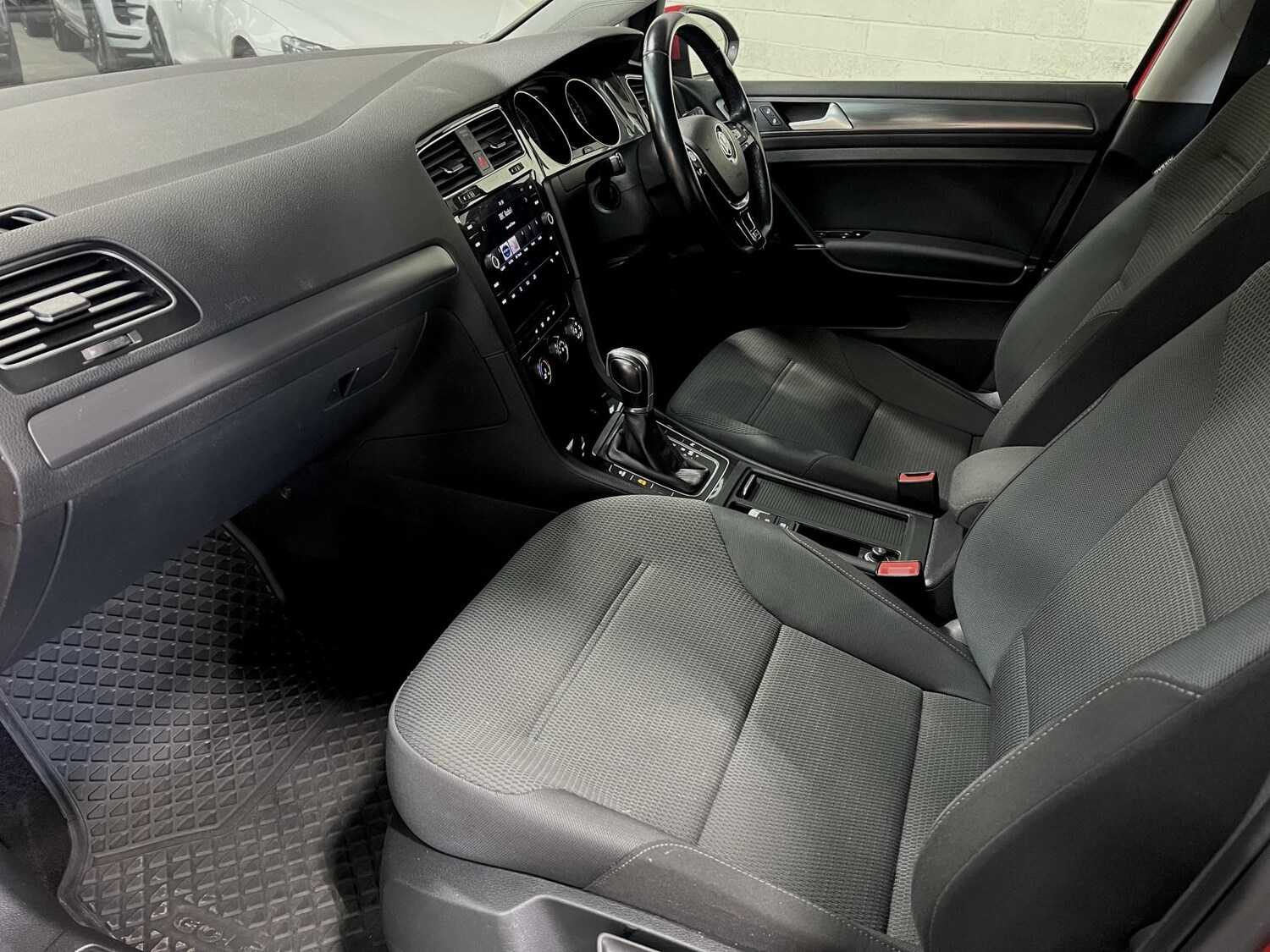 Used Volkswagen Golf 2018 for sale - 75319932: Photo 28