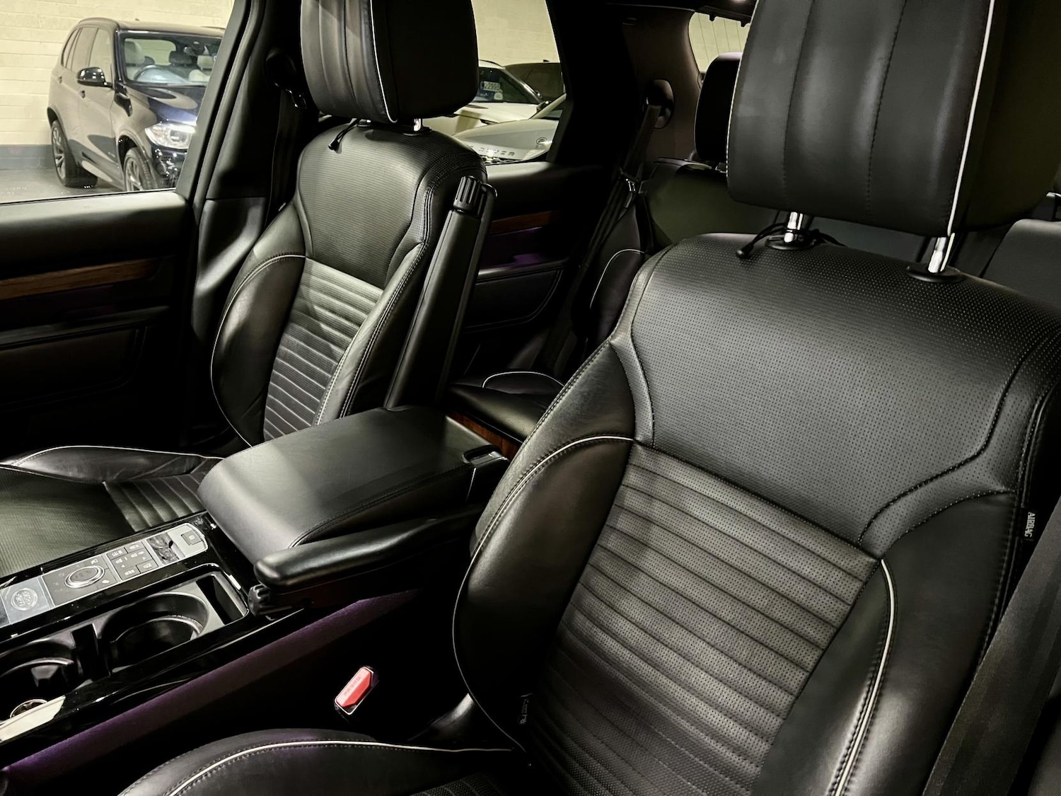 Used Land Rover Discovery 2018 for sale - 77296779: Photo 4