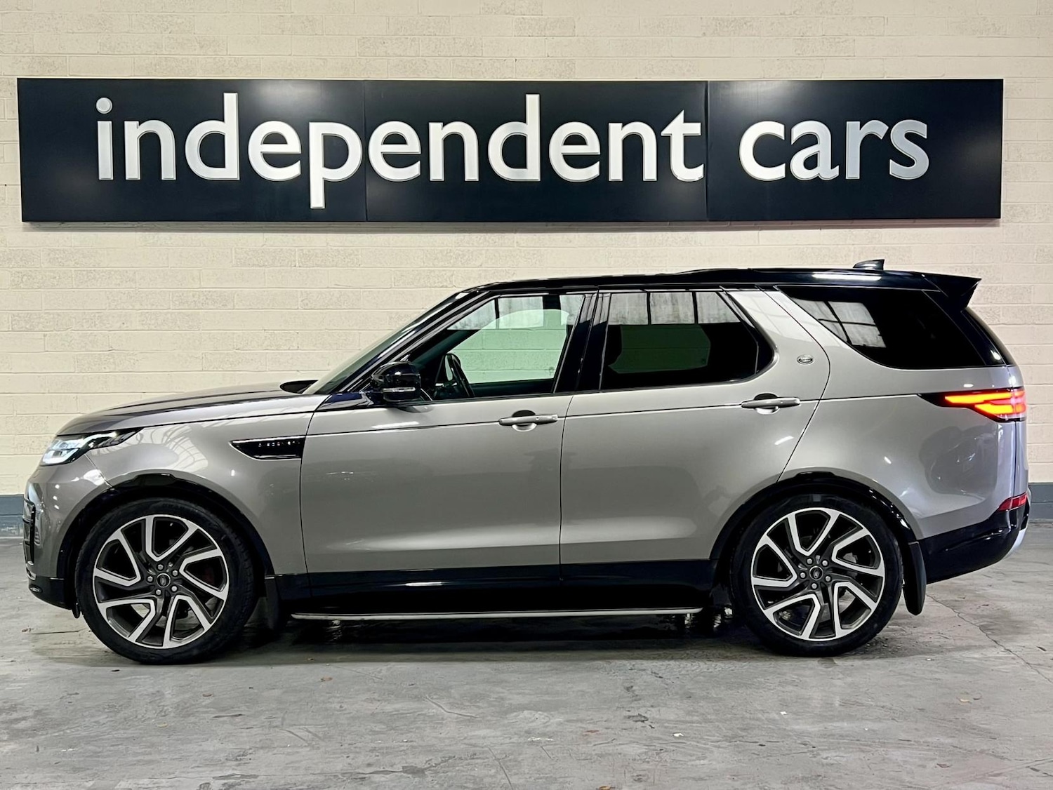 Used Land Rover Discovery 2018 for sale - 77296779: Photo 5