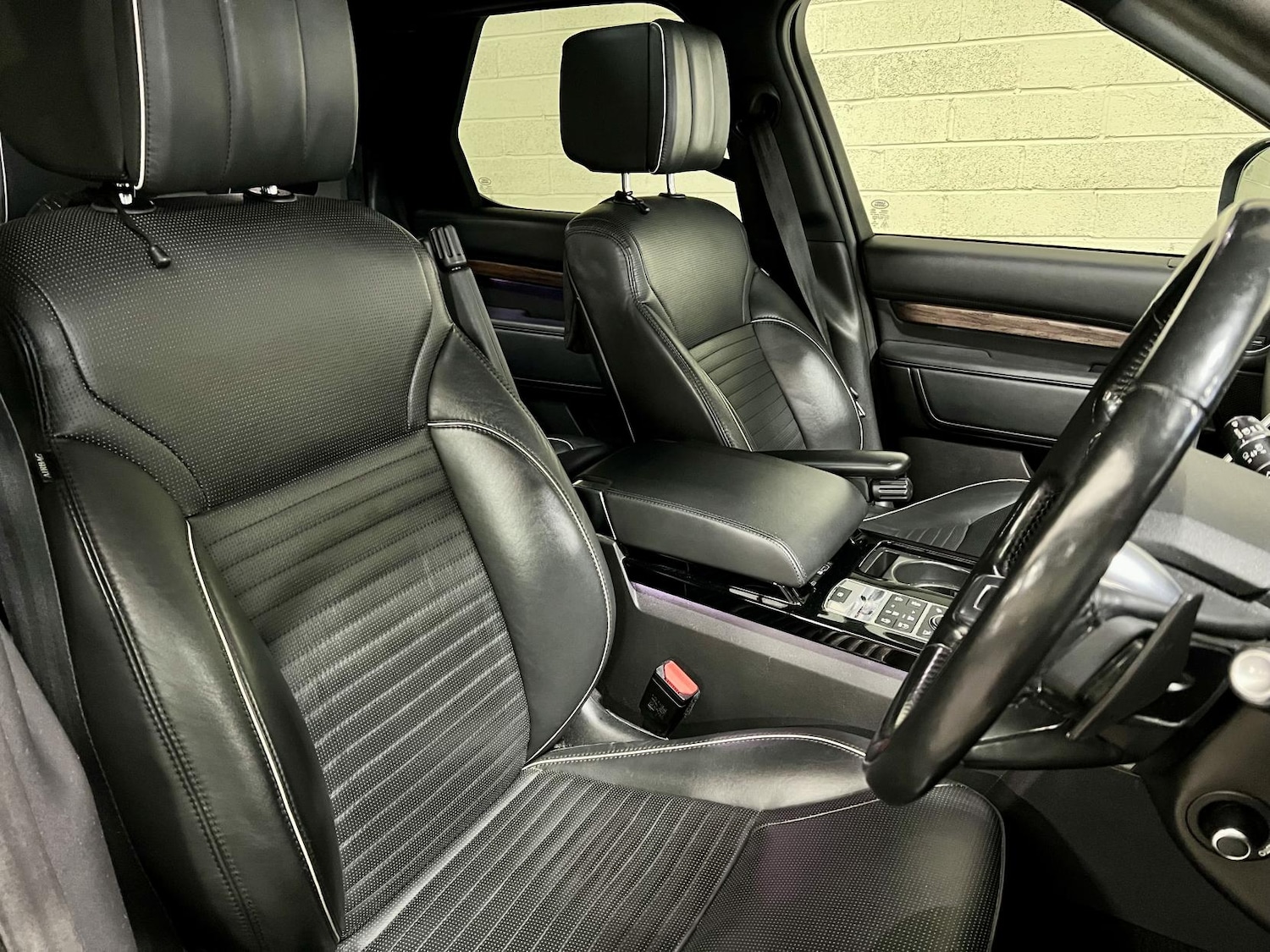 Used Land Rover Discovery 2018 for sale - 77296779: Photo 8