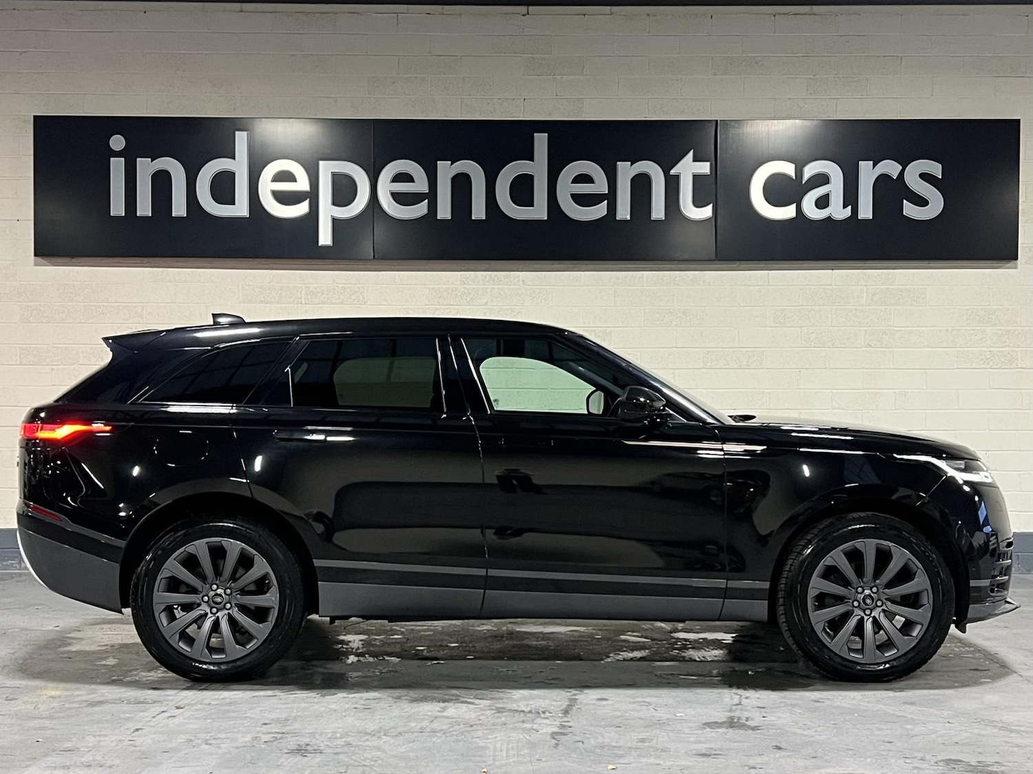 Used Land Rover Range Rover Velar 2019 for sale - 76580929: Photo 3