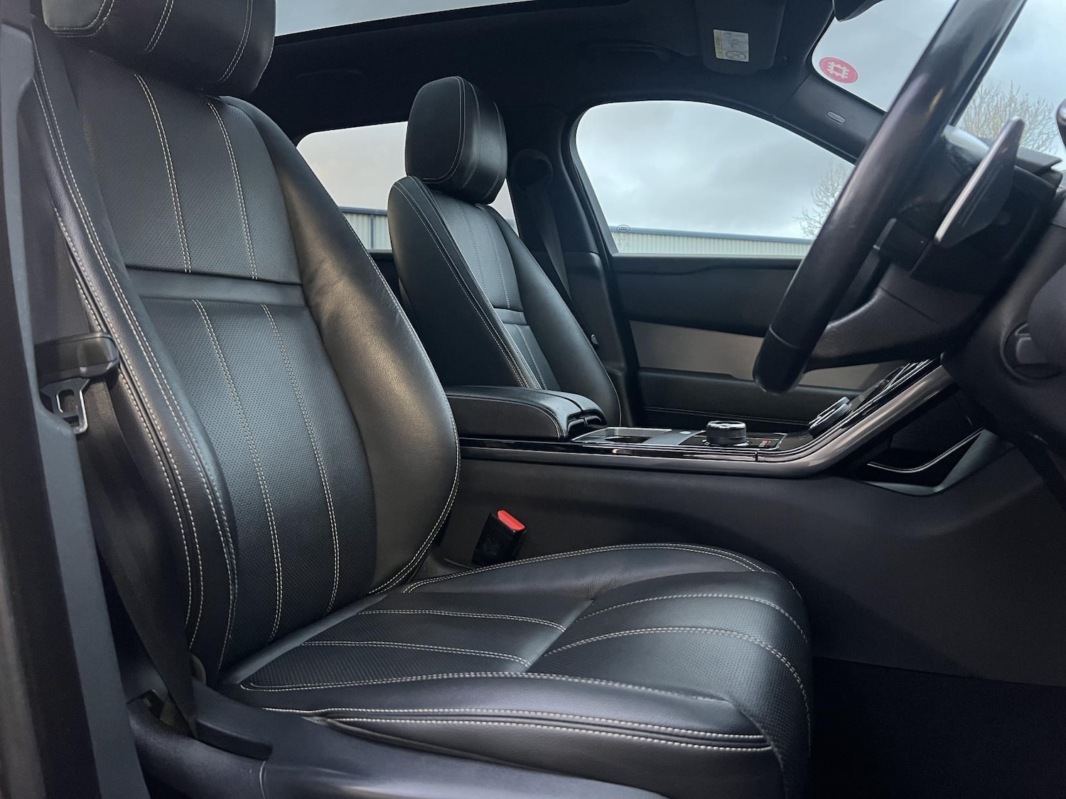 Used Land Rover Range Rover Velar 2019 for sale - 76580929: Photo 4