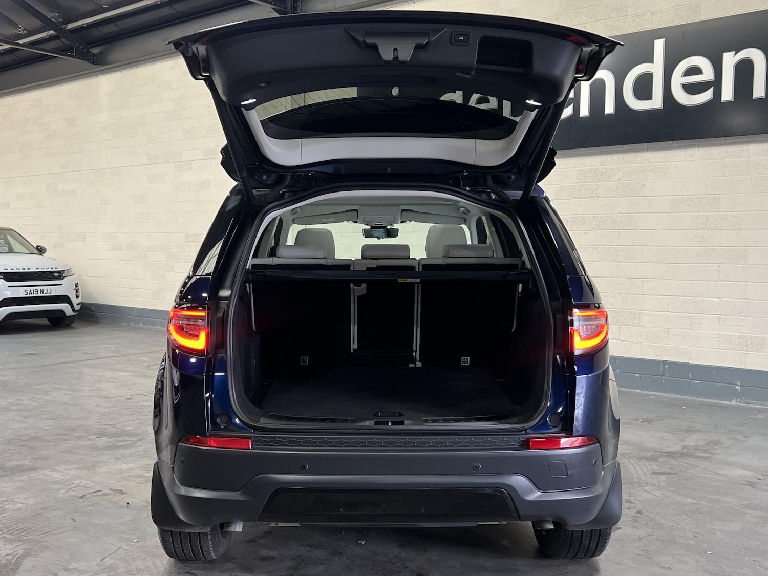 Used Land Rover Discovery Sport 2020 for sale - 76235082: Photo 14