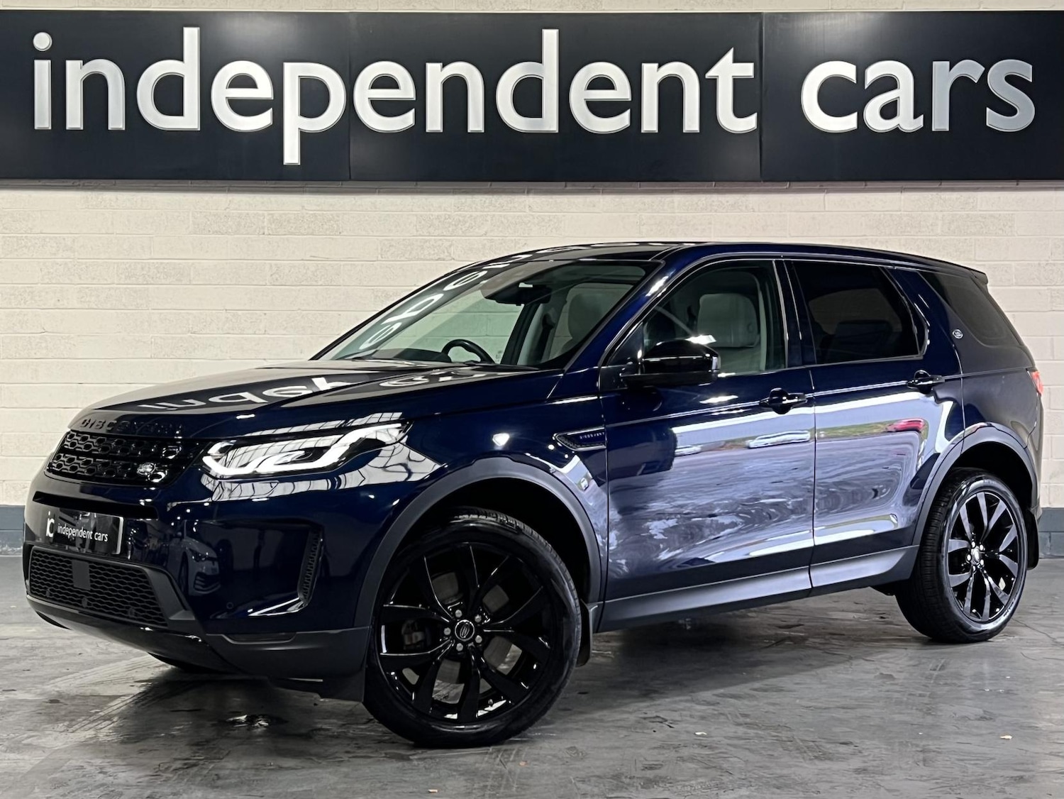 Used Land Rover Discovery Sport 2020 for sale - 76235082: Photo 2