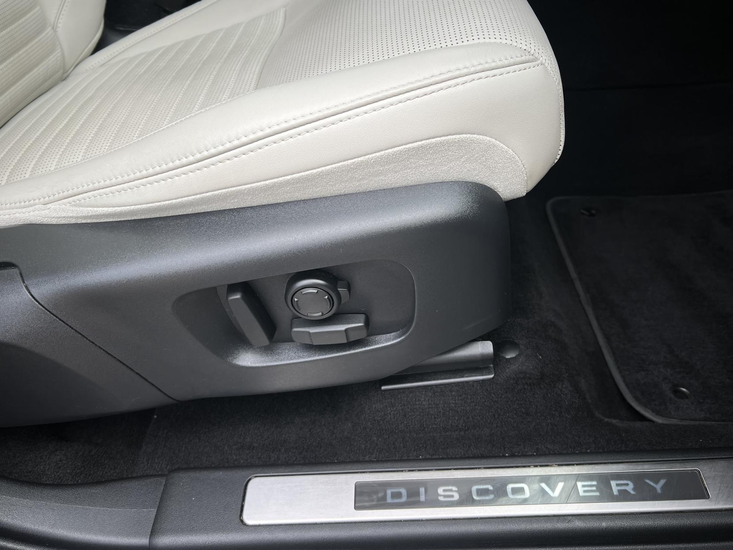 Used Land Rover Discovery Sport 2020 for sale - 76235082: Photo 23