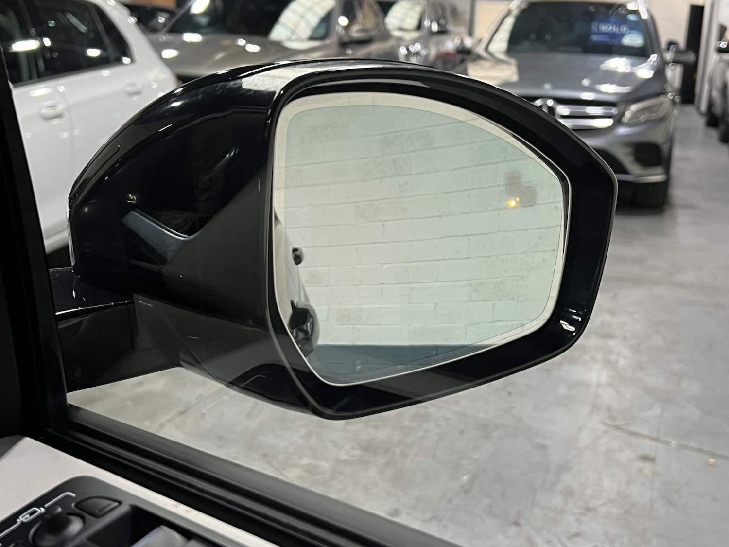 Used Land Rover Discovery Sport 2020 for sale - 76235082: Photo 26