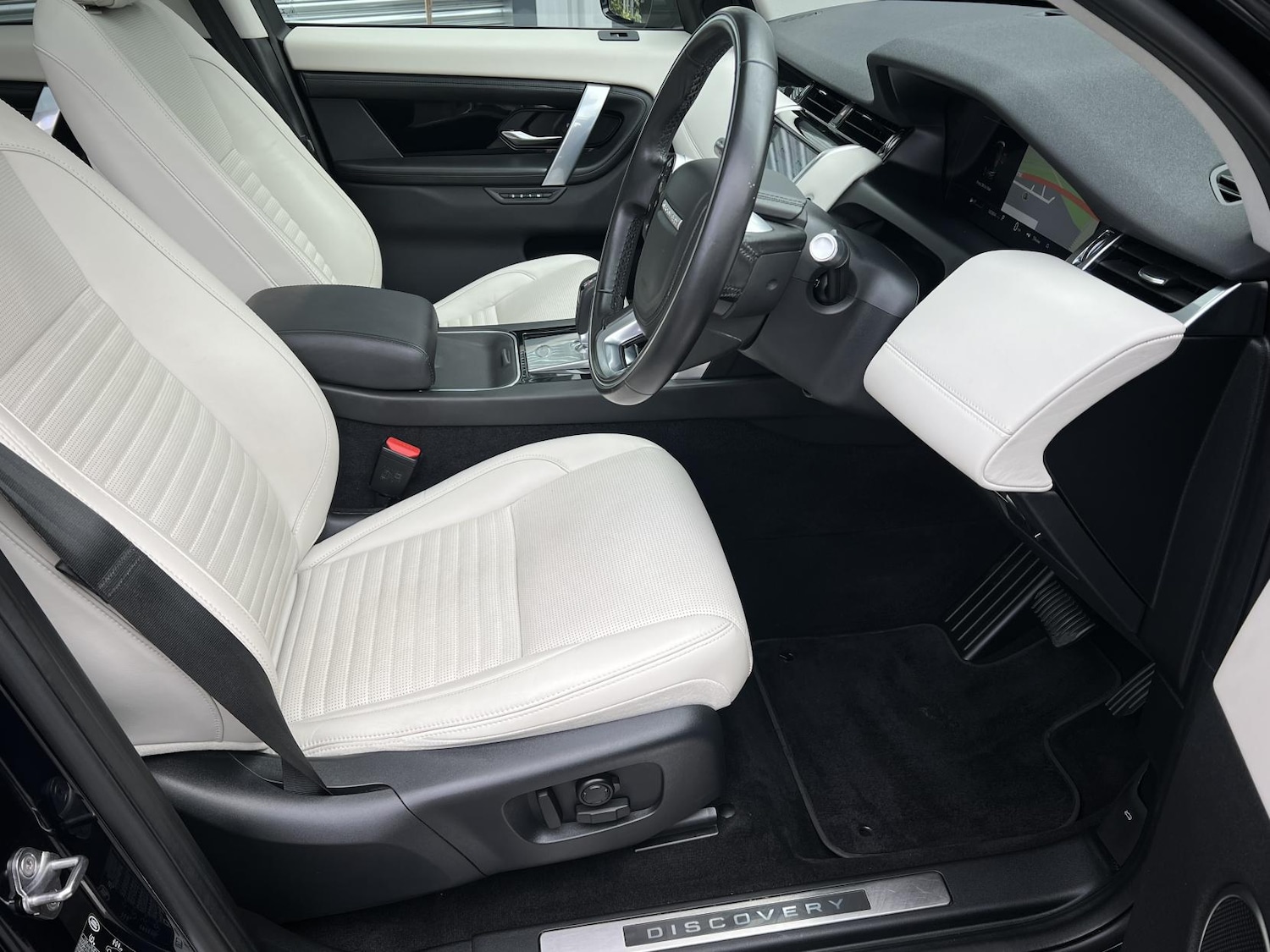 Used Land Rover Discovery Sport 2020 for sale - 76235082: Photo 5