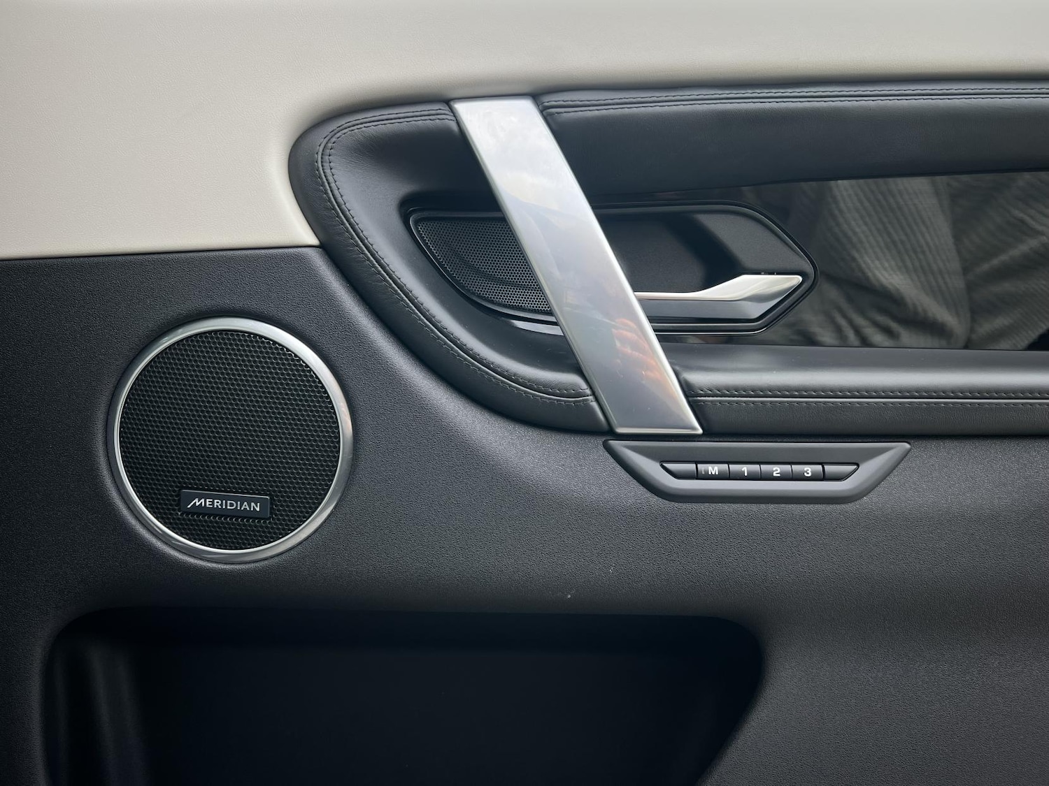 Used Land Rover Discovery Sport 2020 for sale - 76235082: Photo 9