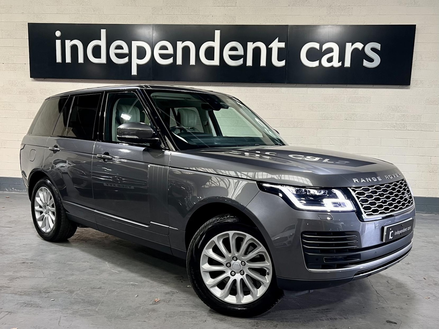 Used Land Rover Range Rover 2018 for sale - 76422191: Photo 1
