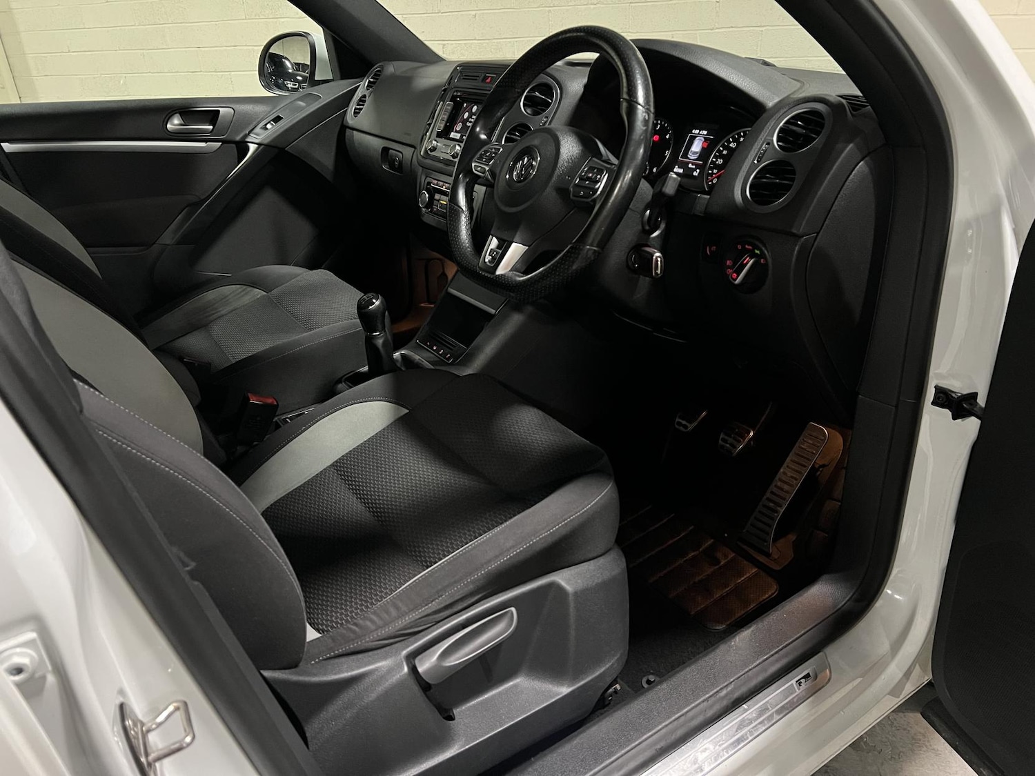 Used Volkswagen Tiguan 2015 for sale - 76782122: Photo 17