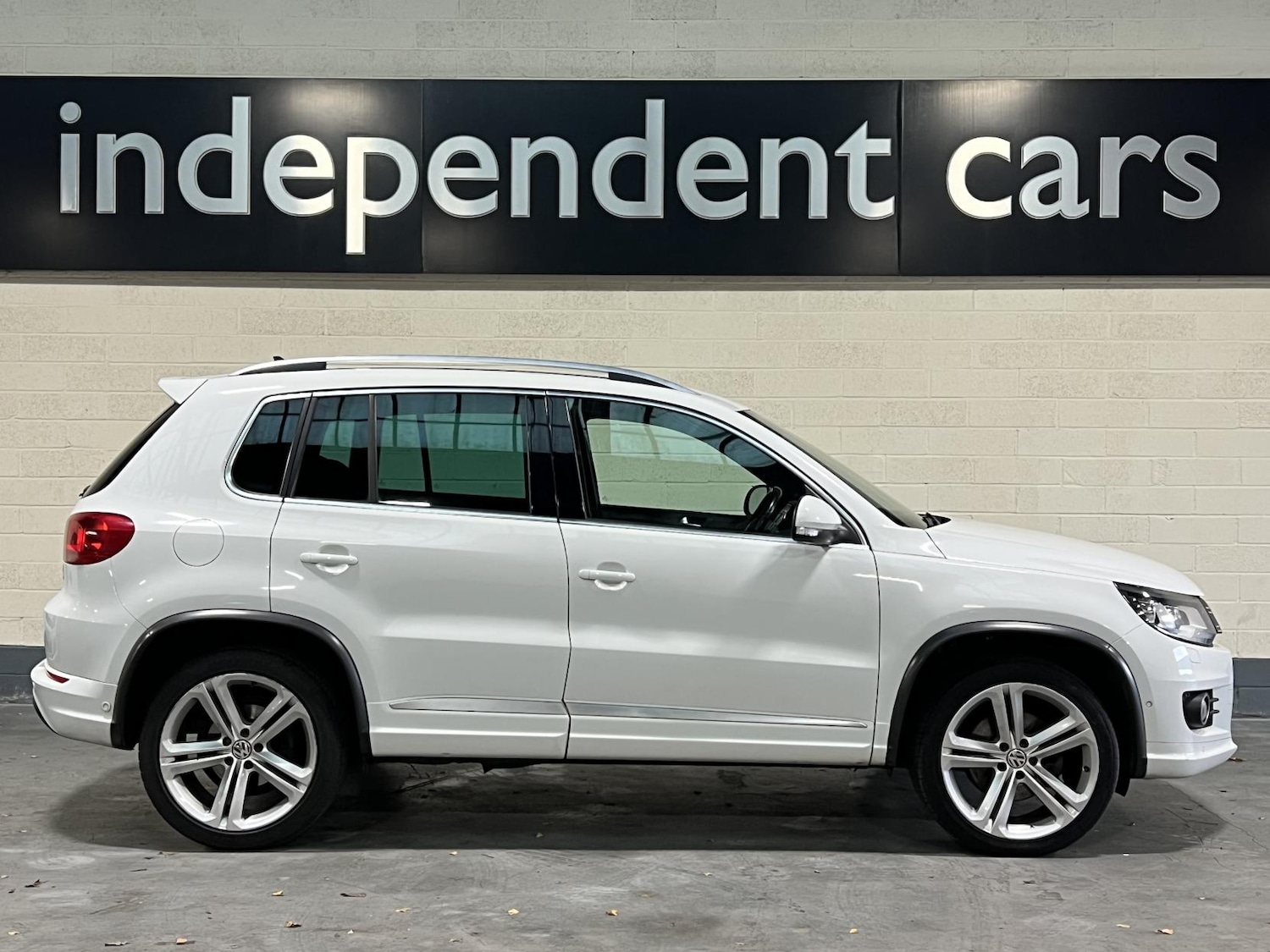 Used Volkswagen Tiguan 2015 for sale - 76782122: Photo 2