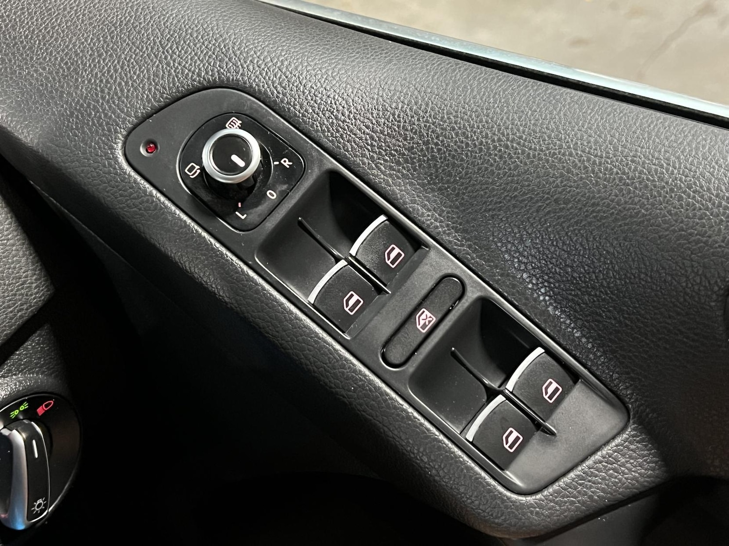 Used Volkswagen Tiguan 2015 for sale - 76782122: Photo 26