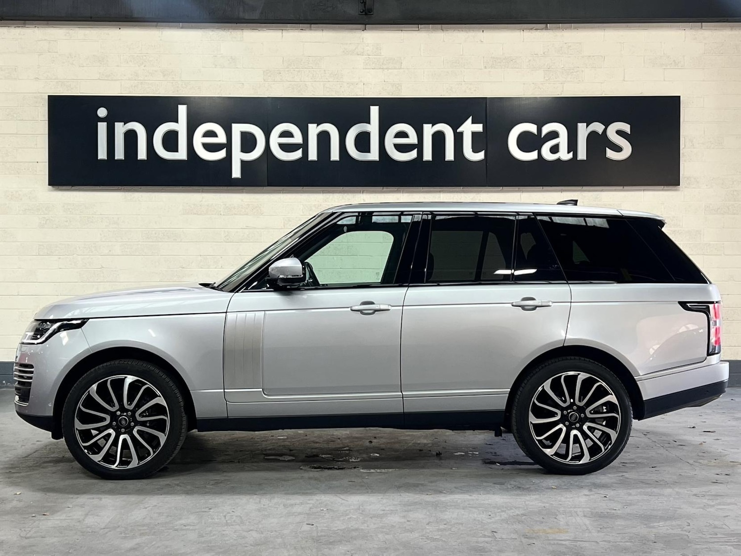 Used Land Rover Range Rover 2019 for sale - 76627554: Photo 2