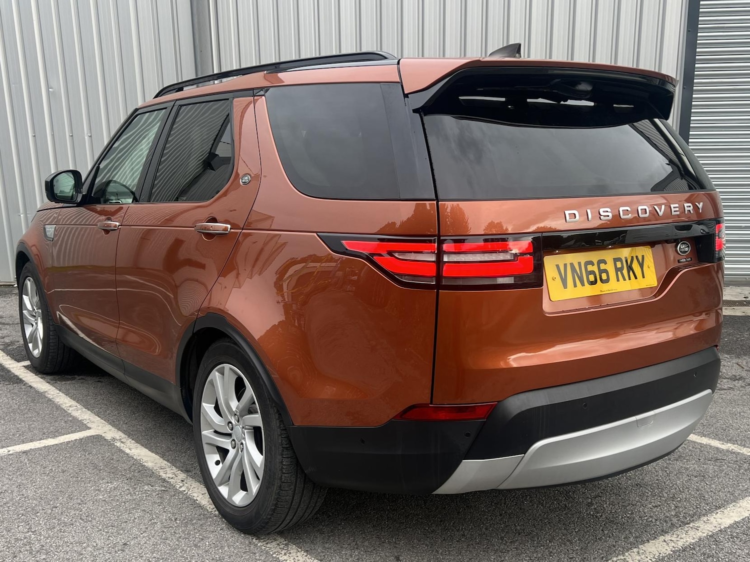 Used Land Rover Discovery 2016 for sale - 76135815: Photo 11