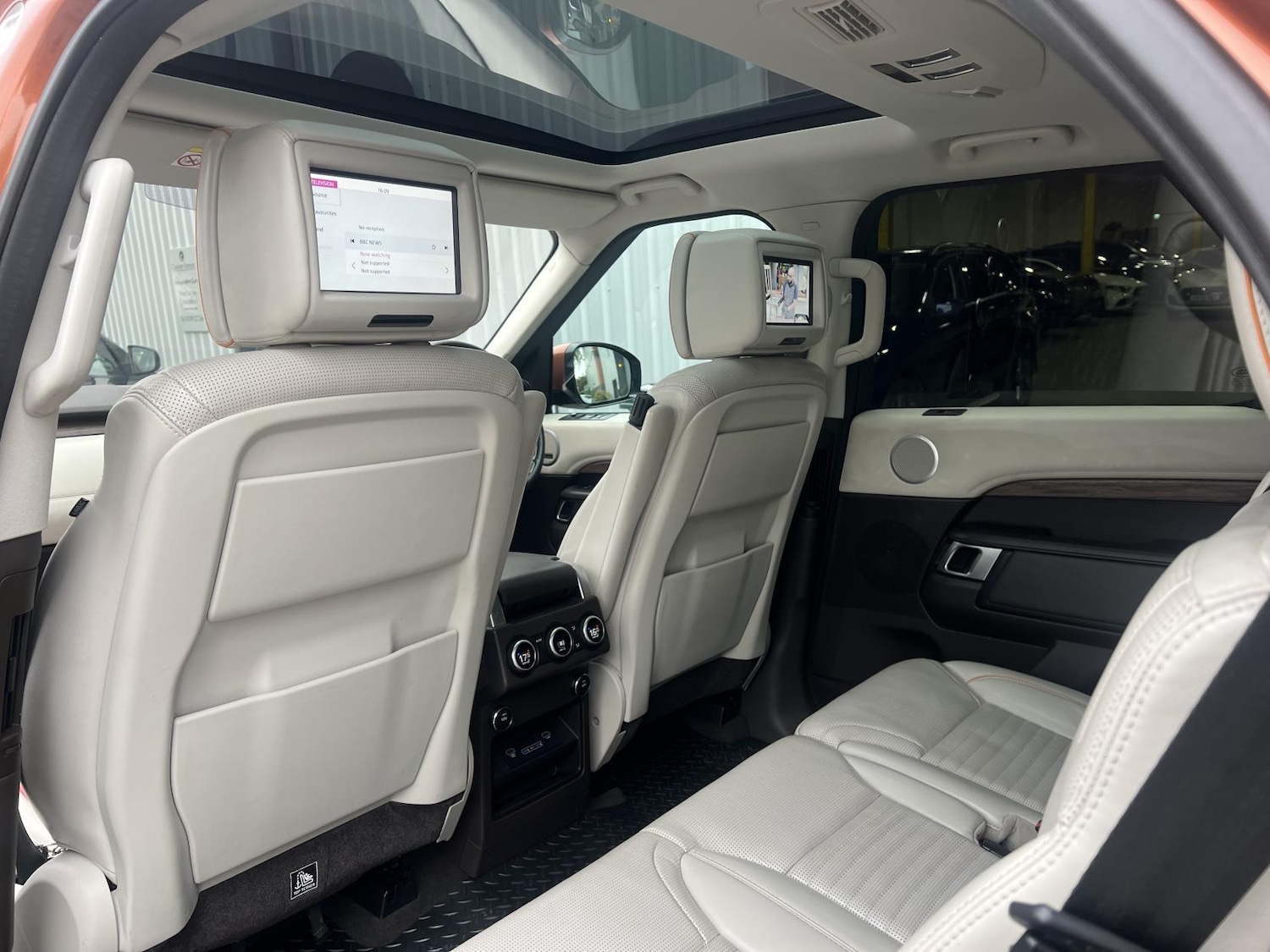 Used Land Rover Discovery 2016 for sale - 76135815: Photo 5