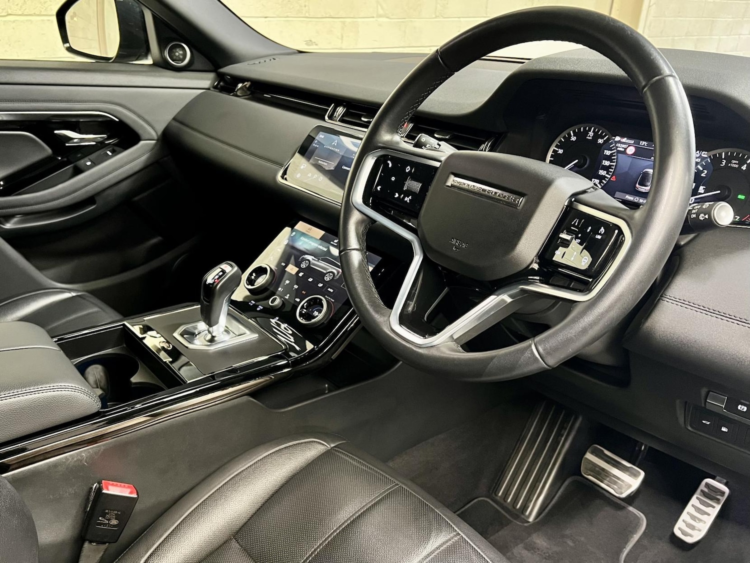 Used Land Rover Range Rover Evoque 2023 for sale - 76428647: Photo 4