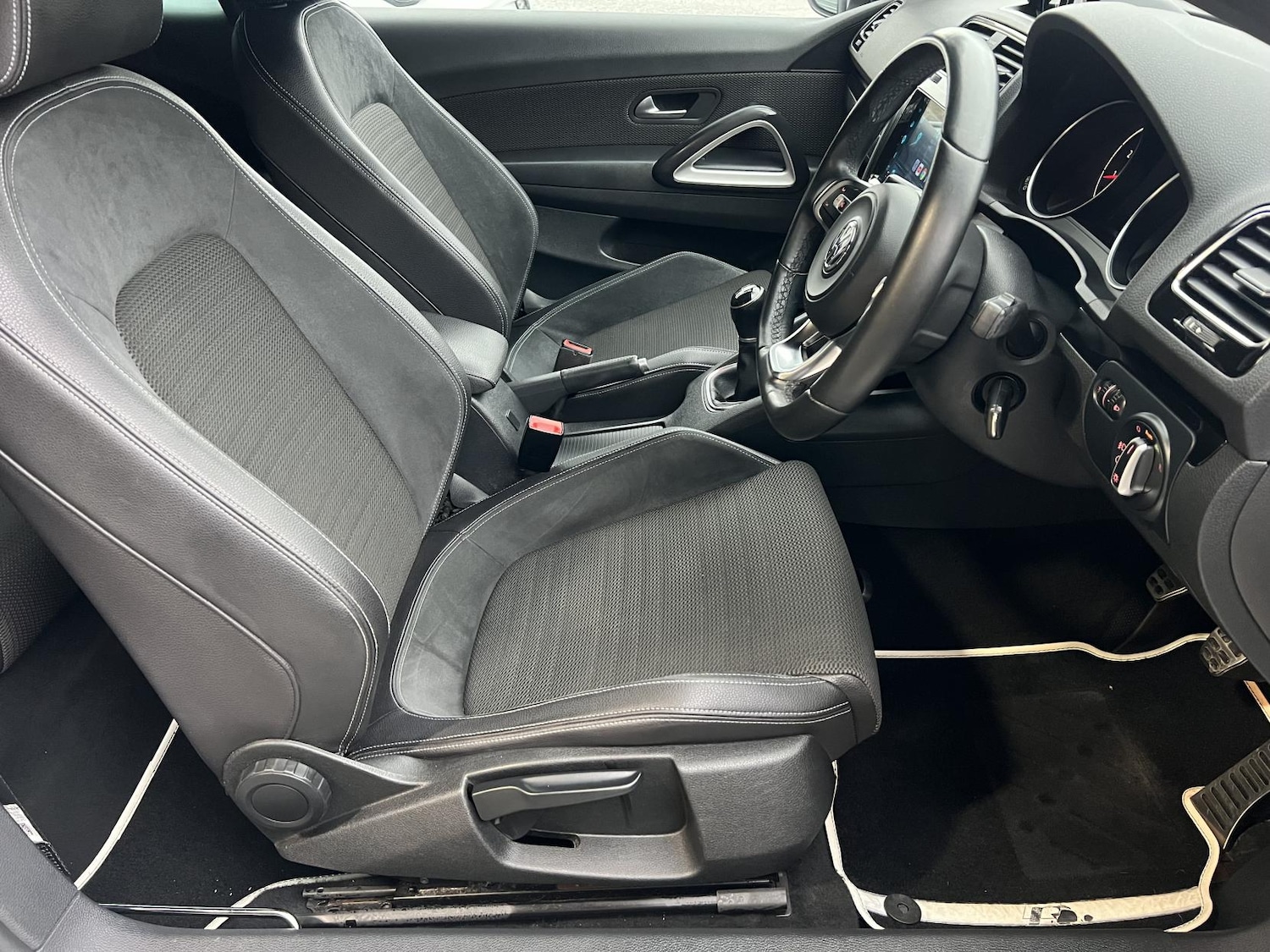 Used Volkswagen Scirocco 2016 for sale - 76545473: Photo 11