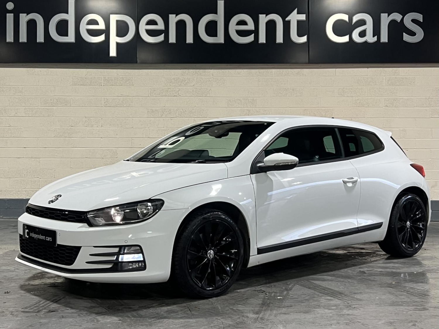 Used Volkswagen Scirocco 2016 for sale - 76545473: Photo 2