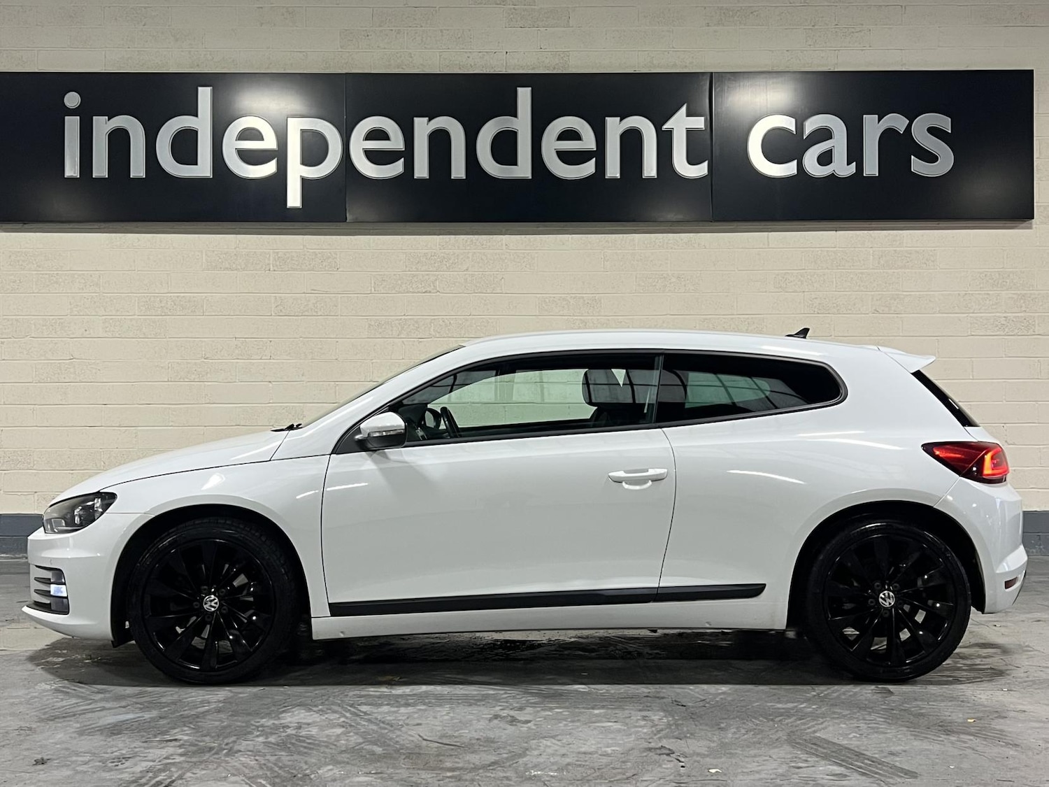Used Volkswagen Scirocco 2016 for sale - 76545473: Photo 6