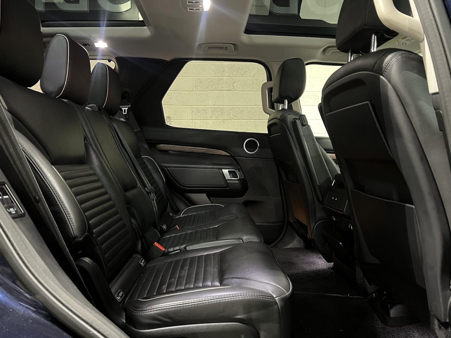 Used Land Rover Discovery 2017 for sale - 77013350: Photo 4