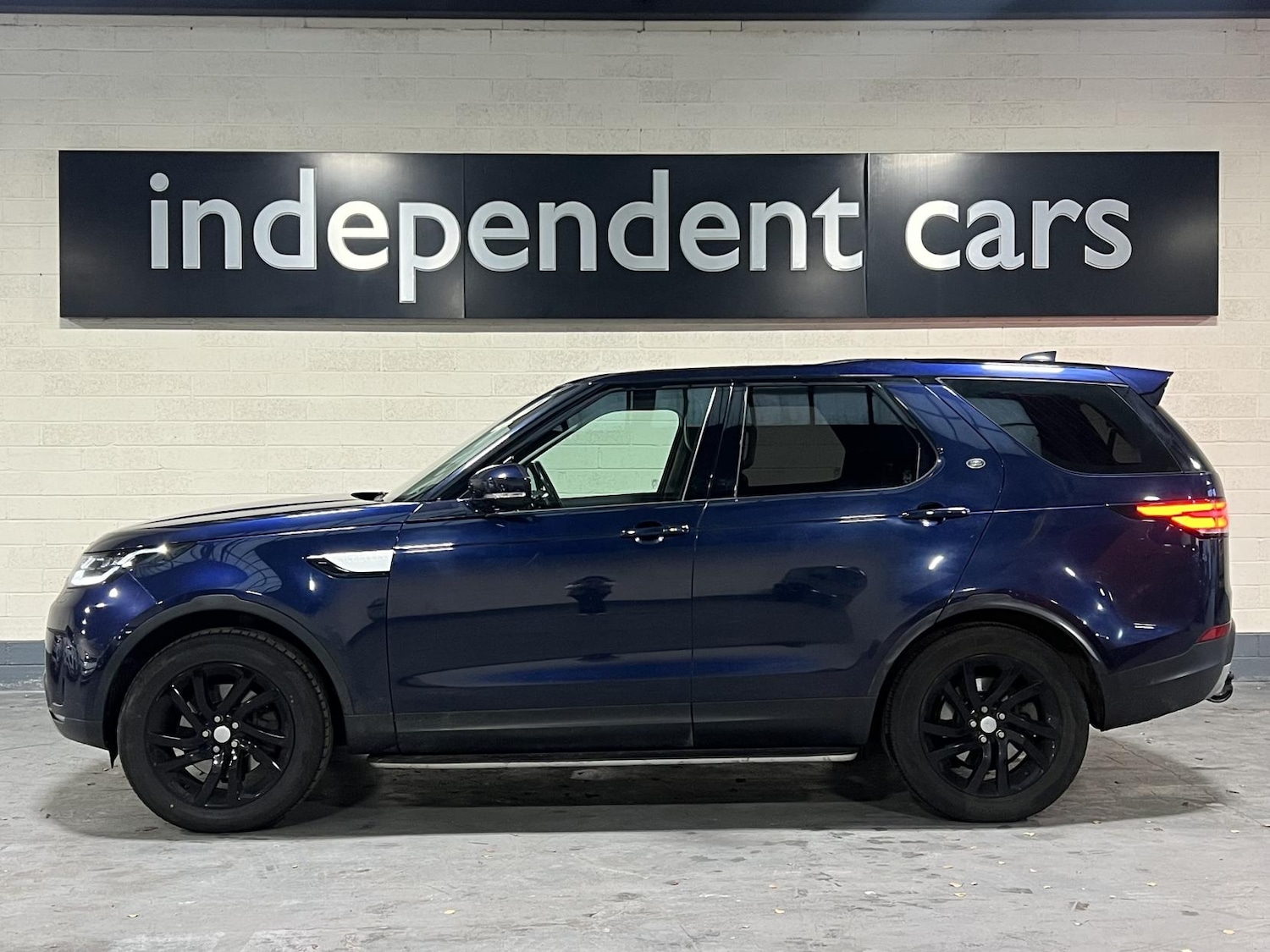 Used Land Rover Discovery 2017 for sale - 77013350: Photo 5