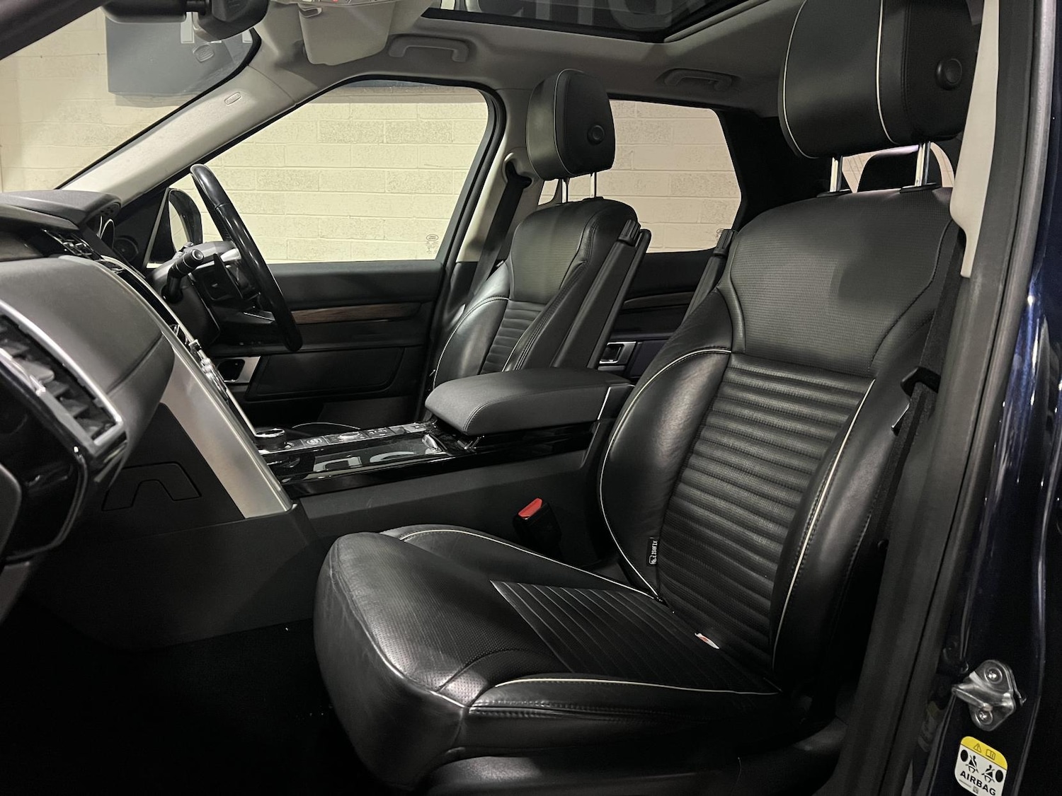 Used Land Rover Discovery 2017 for sale - 77013350: Photo 7