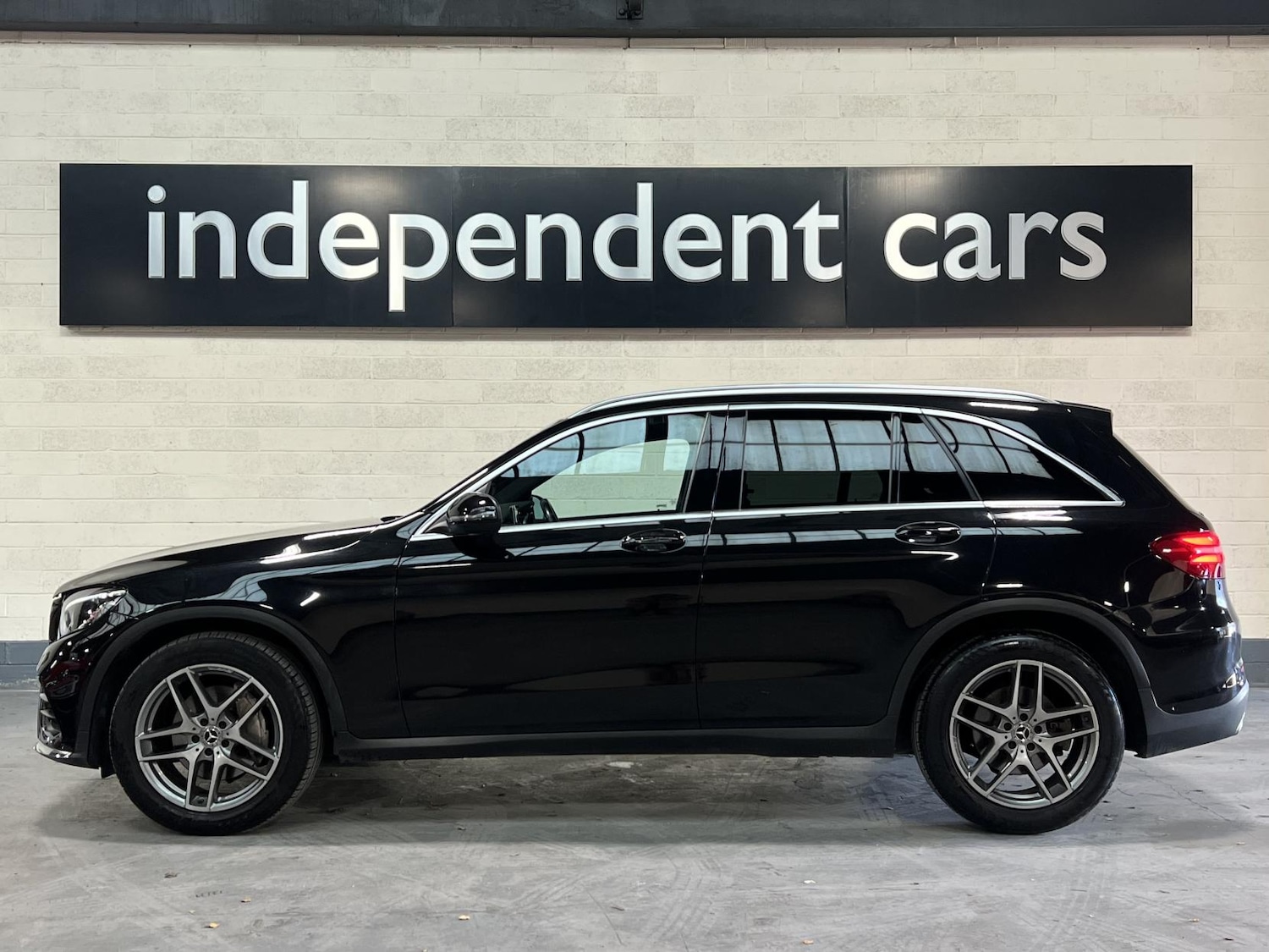 Used Mercedes-Benz GLC 2017 for sale - 76603330: Photo 3