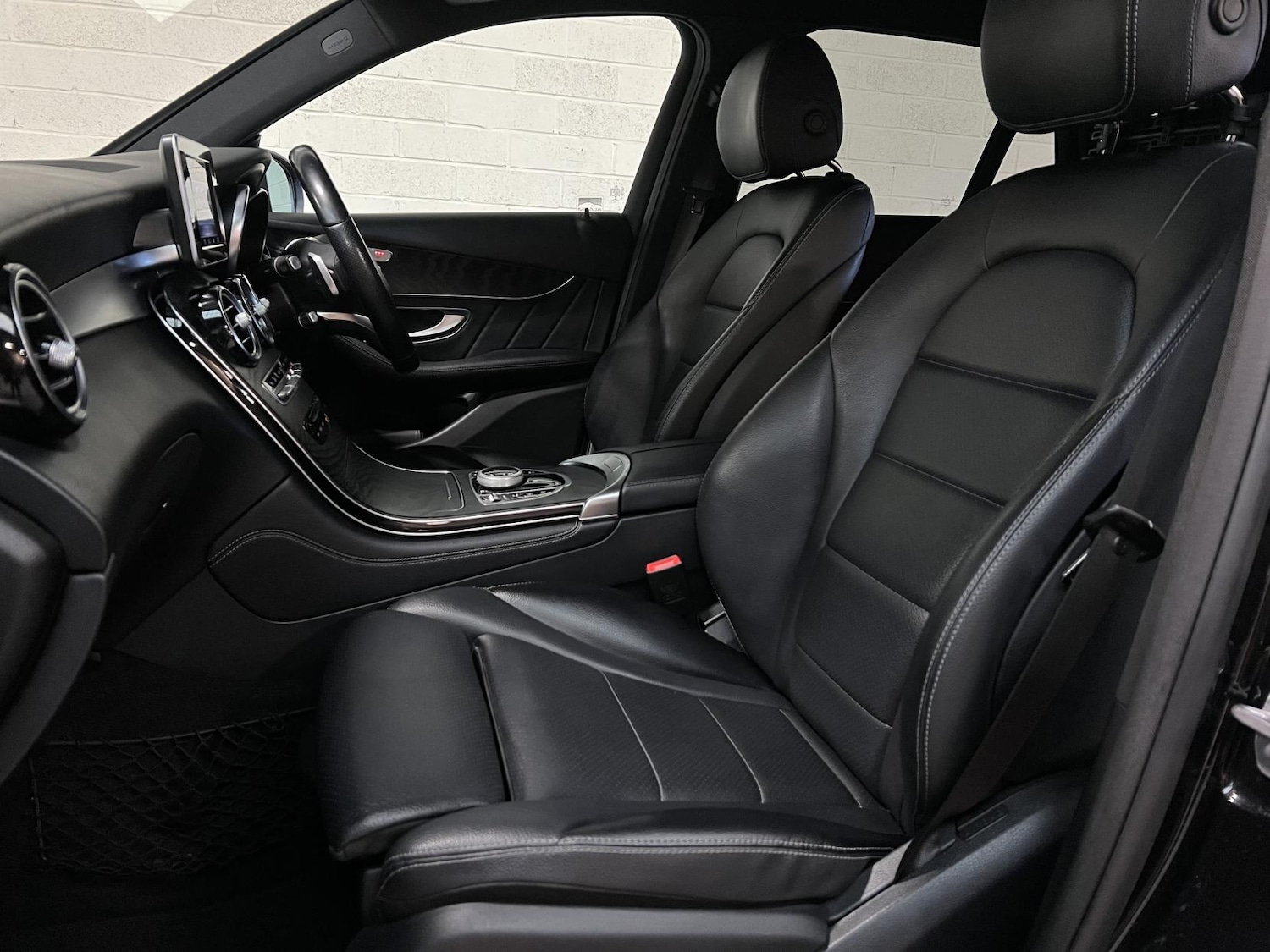 Used Mercedes-Benz GLC 2017 for sale - 76603330: Photo 4