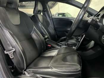 Used Volvo V40 2015 for sale - 74952889: Photo