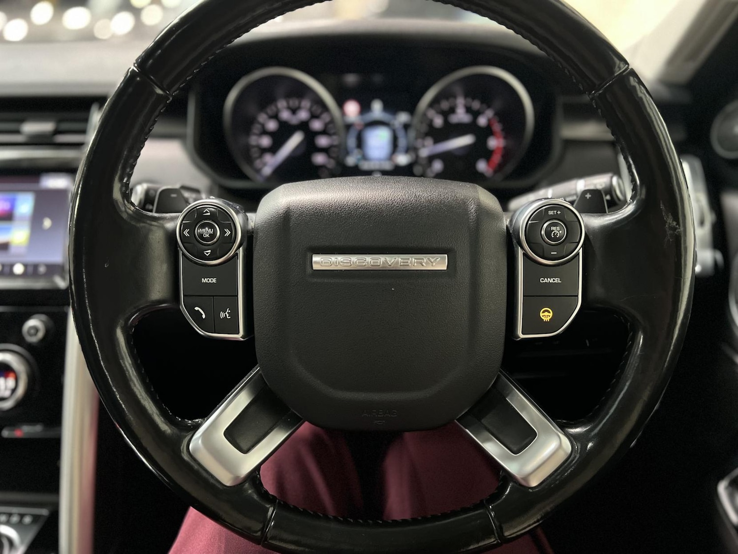 Used Land Rover Discovery 2017 for sale - 76104875: Photo 12