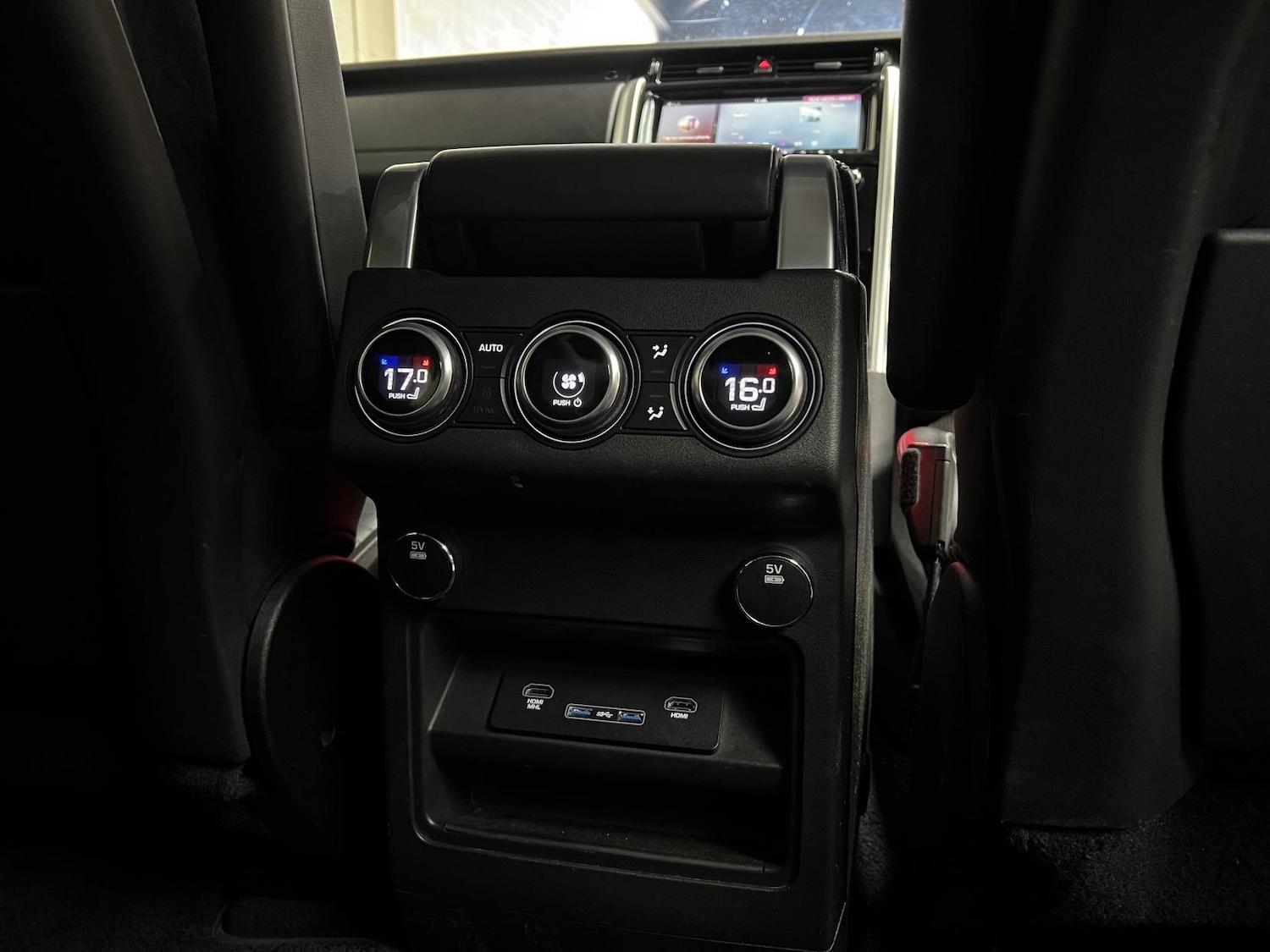Used Land Rover Discovery 2017 for sale - 76104875: Photo 7