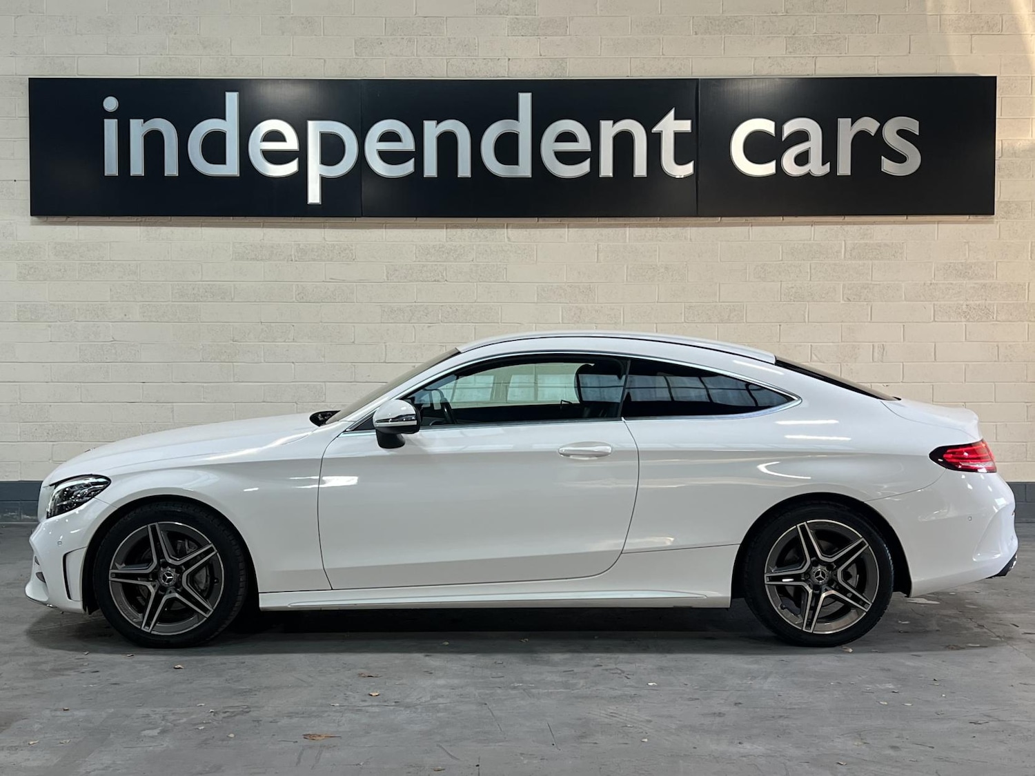 Used Mercedes-Benz C Class 2019 for sale - 76796748: Photo 2