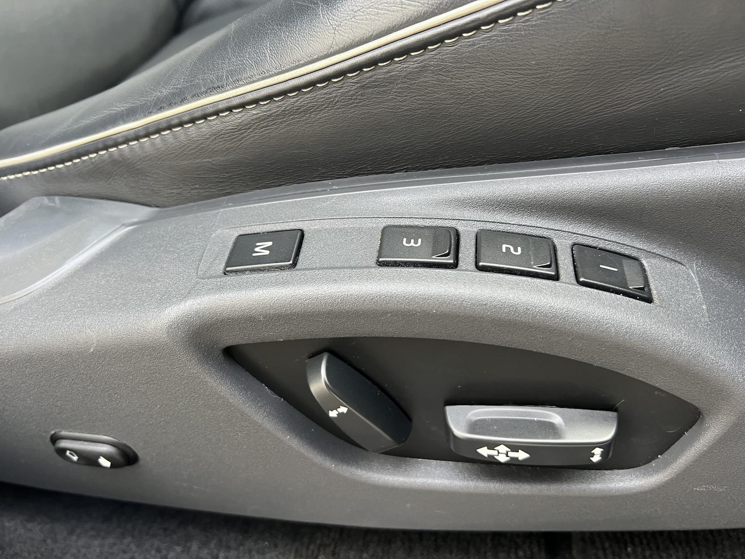 Used Volvo XC60 2017 for sale - 76525782: Photo 11