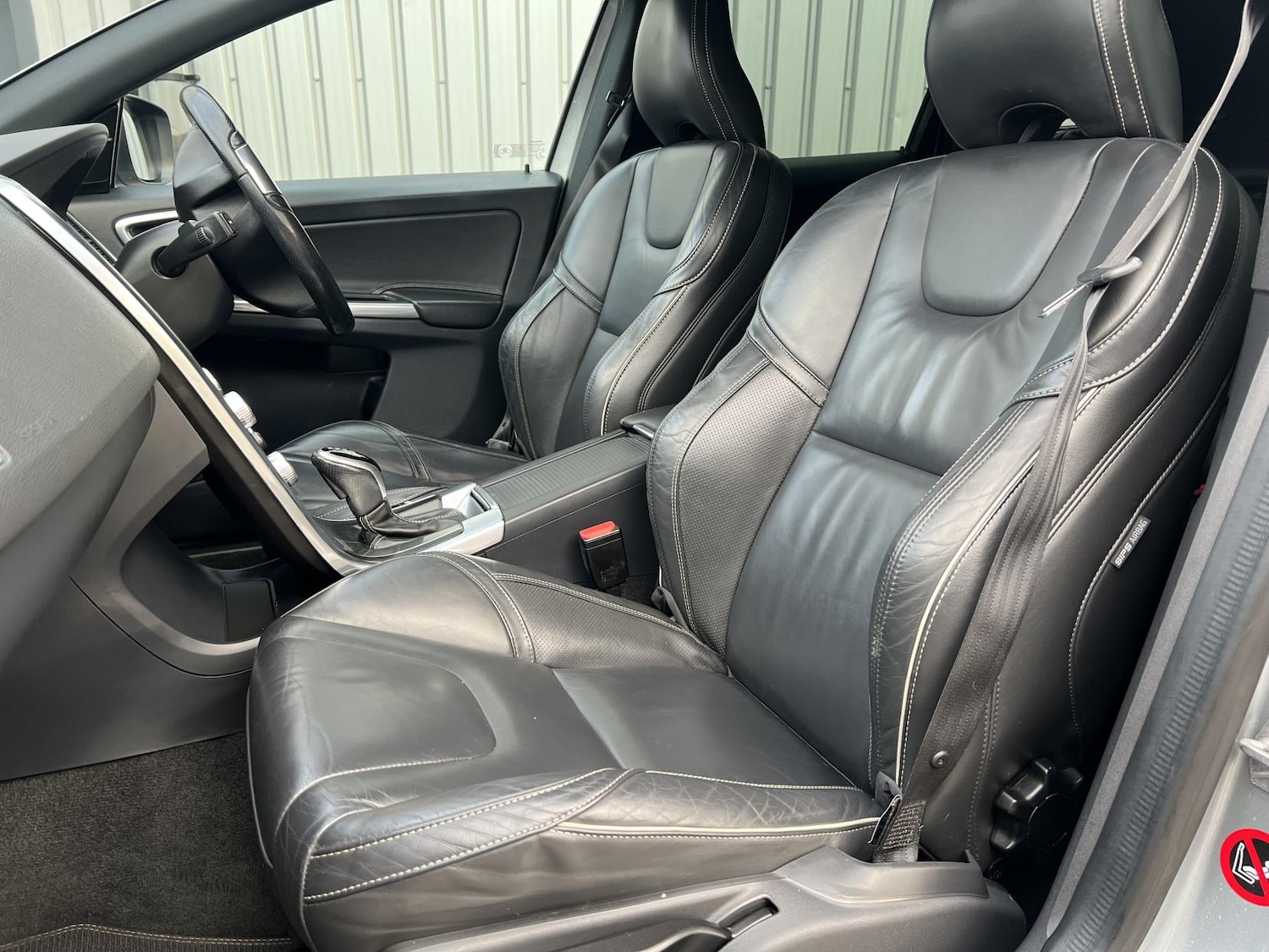 Used Volvo XC60 2017 for sale - 76525782: Photo 4