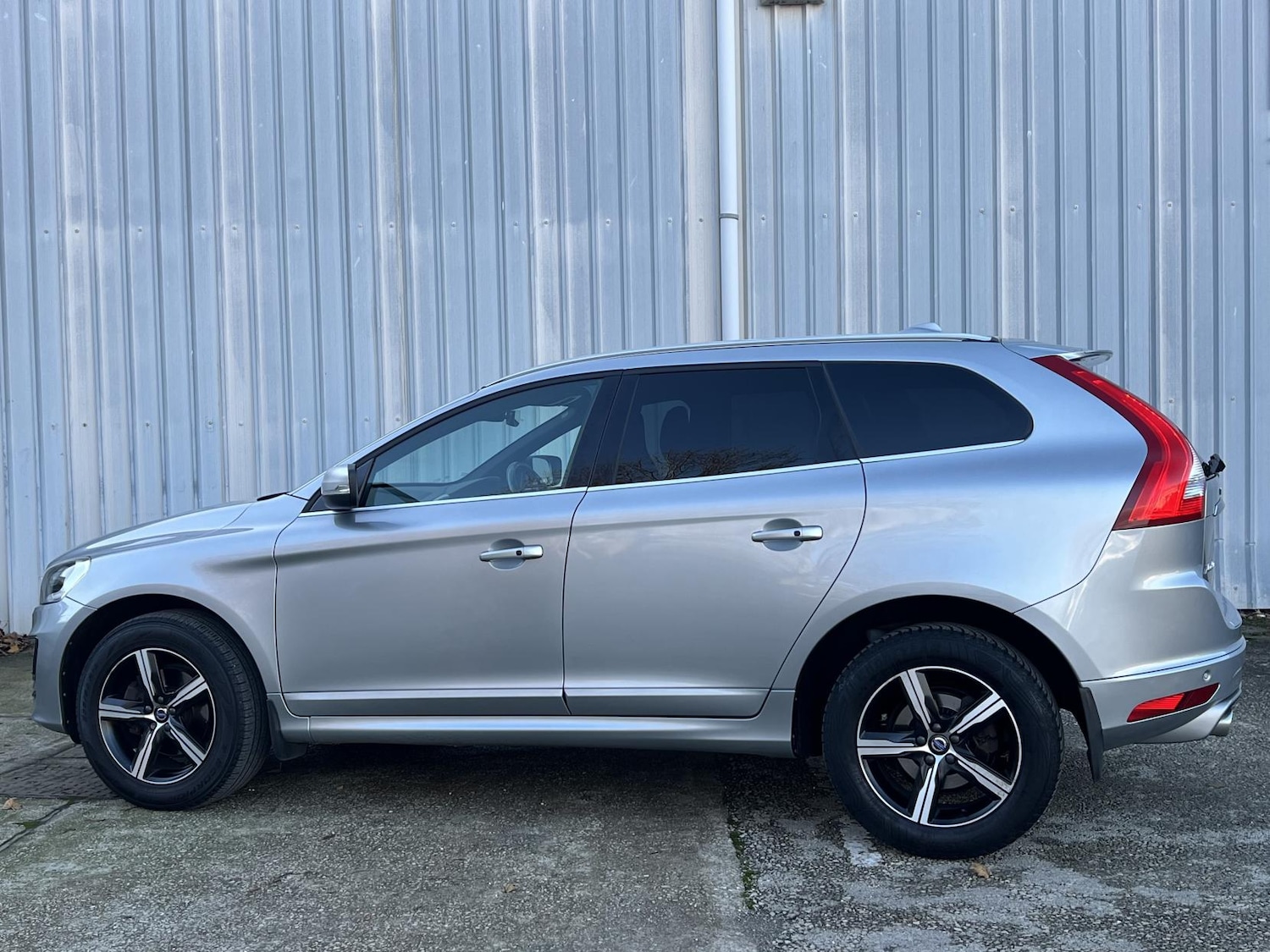 Used Volvo XC60 2017 for sale - 76525782: Photo 5