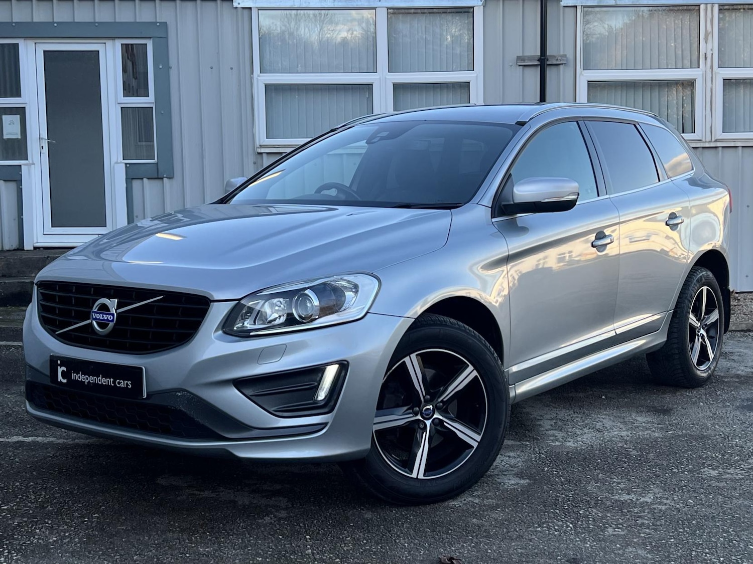 Used Volvo XC60 2017 for sale - 76525782: Photo 8