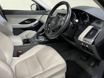 Used Jaguar E-Pace 2018 for sale - 75910914: Photo