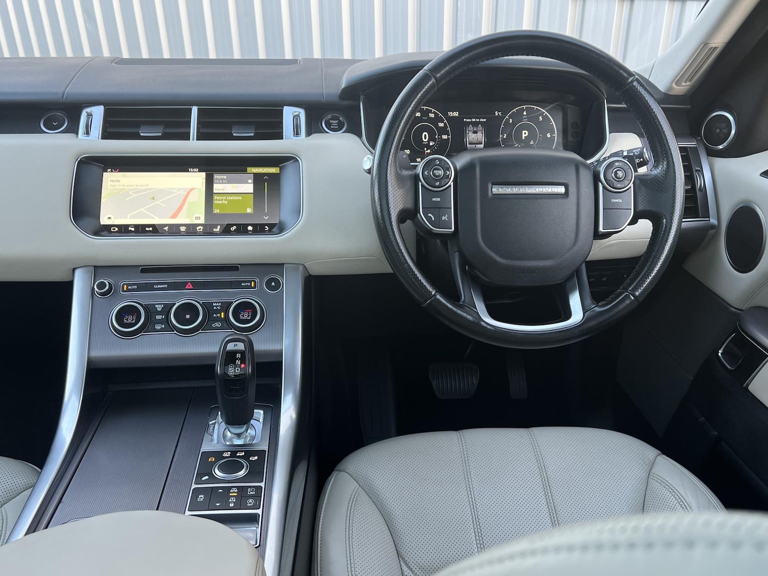 Used Land Rover Range Rover Sport 2017 for sale - 76664896: Photo 4