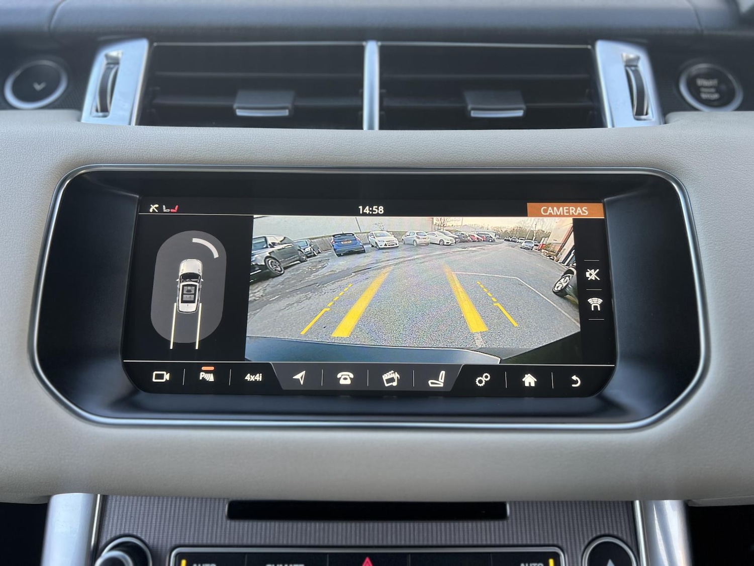 Used Land Rover Range Rover Sport 2017 for sale - 76664896: Photo 5