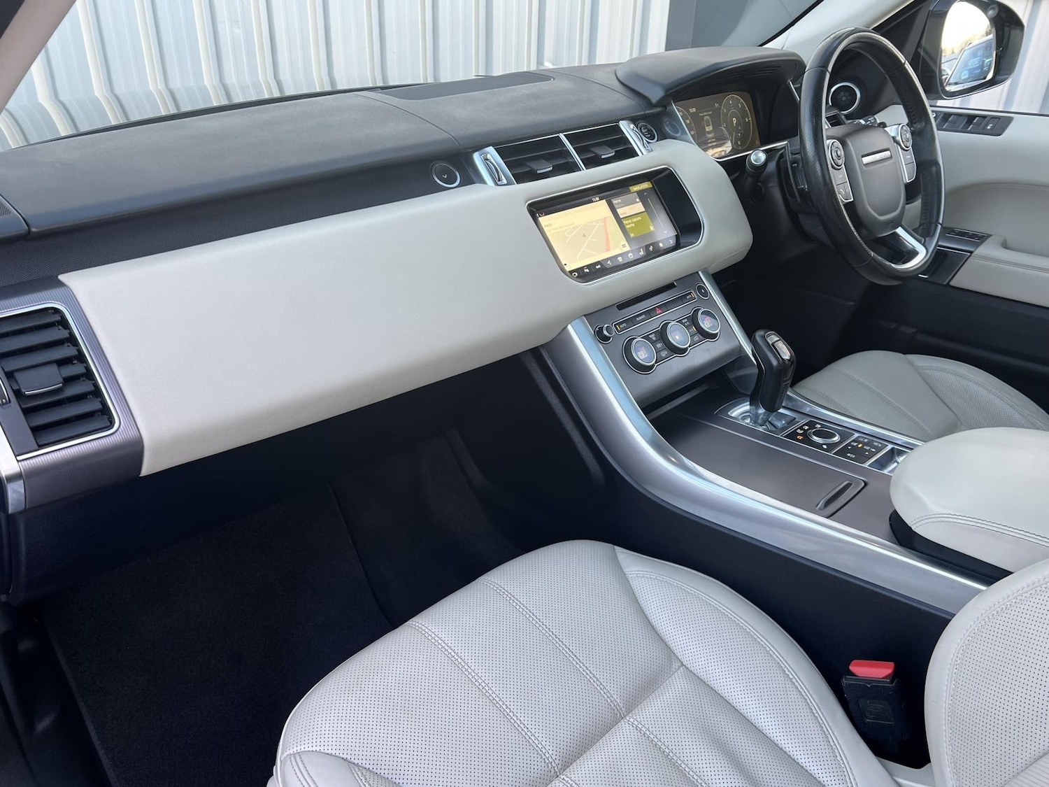 Used Land Rover Range Rover Sport 2017 for sale - 76664896: Photo 7