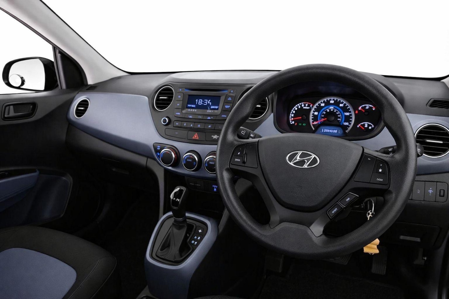 Used Hyundai i10 2015 for sale - 77658735: Photo 8