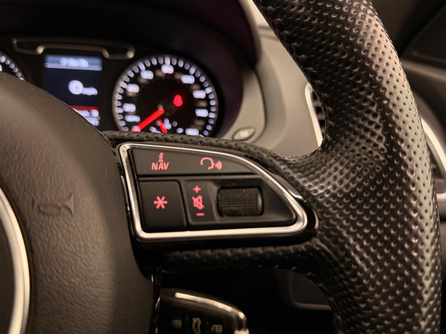 Used Audi Q3 2014 for sale - 77658506: Photo 21